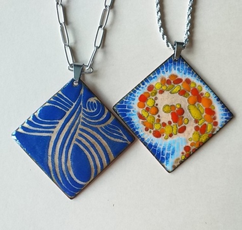 Ívelt formák, Örvénylés - medálok